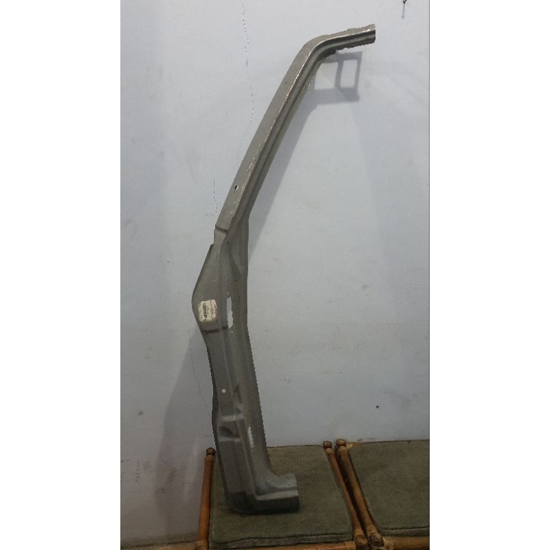 Pilar Luar L300 ori kanan kiri