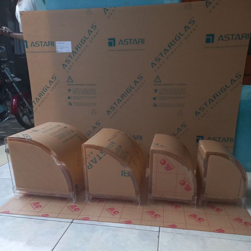 Promo Paket Hemat ,Akrilik Model Bni 1 set isi 4 ,full baki  akrilik plus kaki Bonus tatakan sepatu 