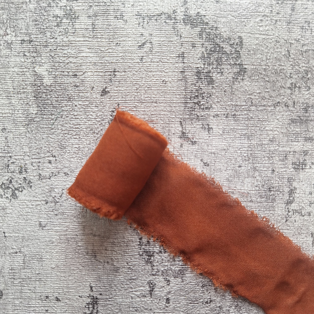 

Pita Chiffon Dekoratif Terracotta – Elegan dan Fleksibel