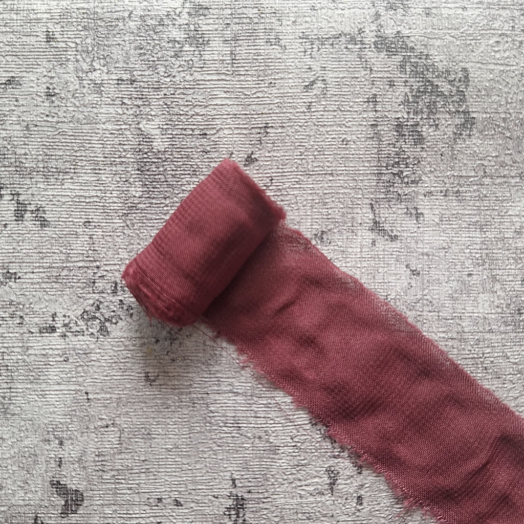 

Pita Chiffon Dekoratif Maroon – Elegan dan Fleksibel