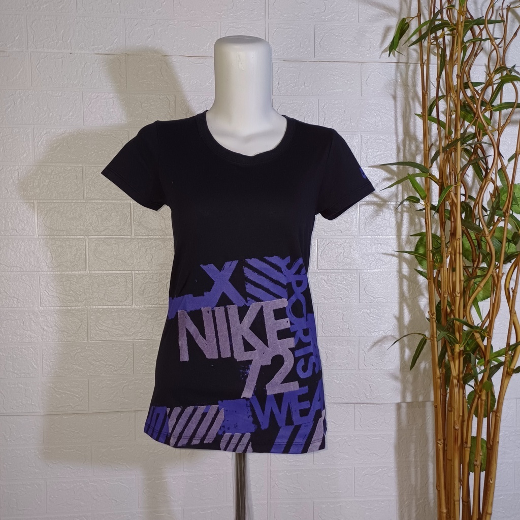 KAOS CEWEK NIKE SPORTSWEAR ORIGINAL, SIZE S (SECOND BRANDED) HITAM, TS0466