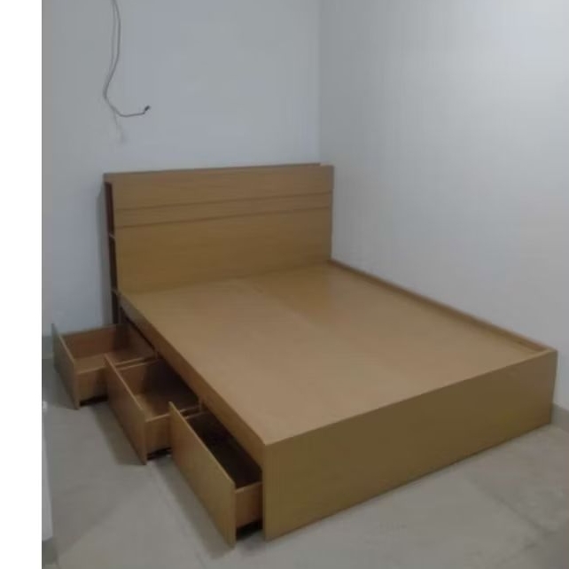 dipan kayu ukuran 160x200.