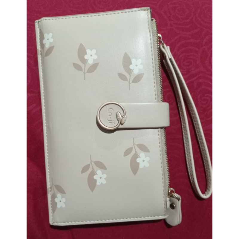 Dompet Panjang Wanita Merk Enji - Cream