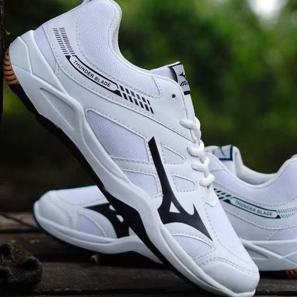 Hot Surprise  Mizuno Sepatu Voli Pria TerbaruSepatu VoliSepatu Olahraga Outdoor RinganThunderblade 3