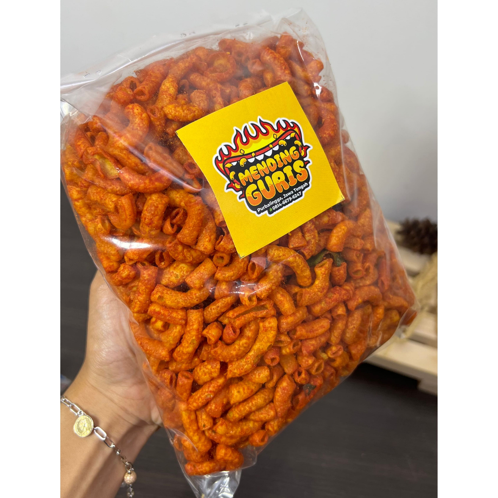 

Makanan Ringan Cemilan snack makaroni pedas manis kripik keripik jajanan snack makanan ringan