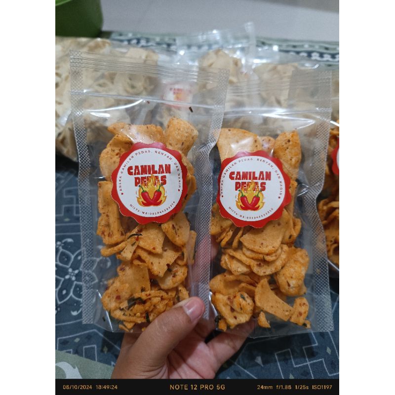 

Basreng koin pedas daun jeruk kemasan poch