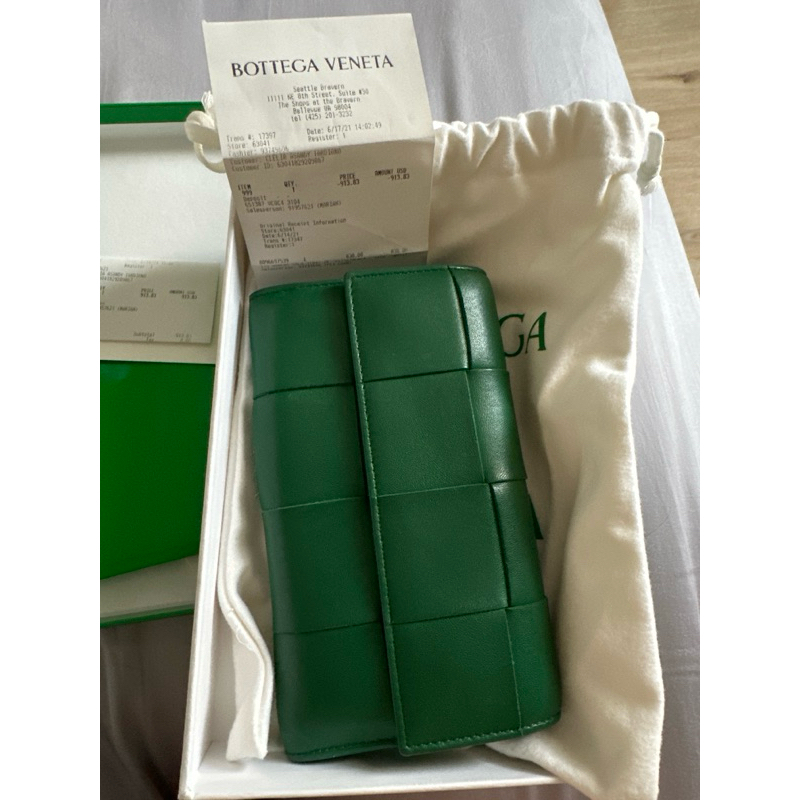 BOTTEGA VENETA Wallet 100% Authentic PRELOVED