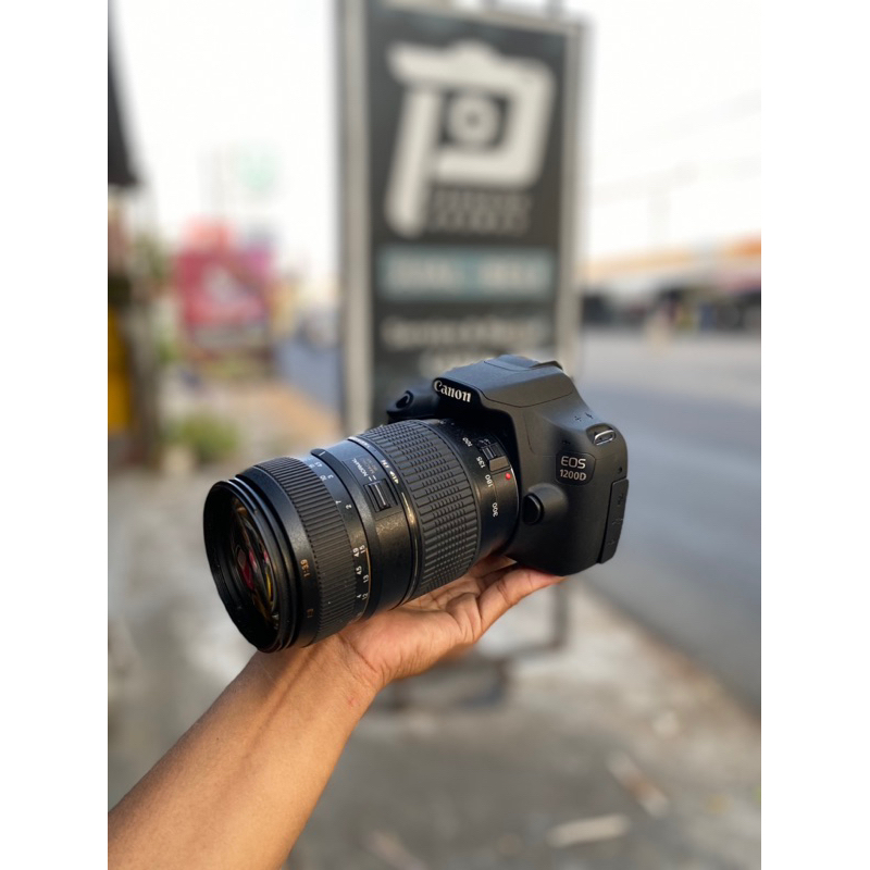 Canon 1200D + Lensa Tele 70-300 Mm + Memori + Tas baru Dan garansi DLL