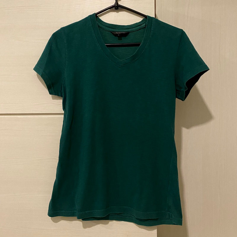 Preloved Executive Kaos TShirt V Neck Kaos