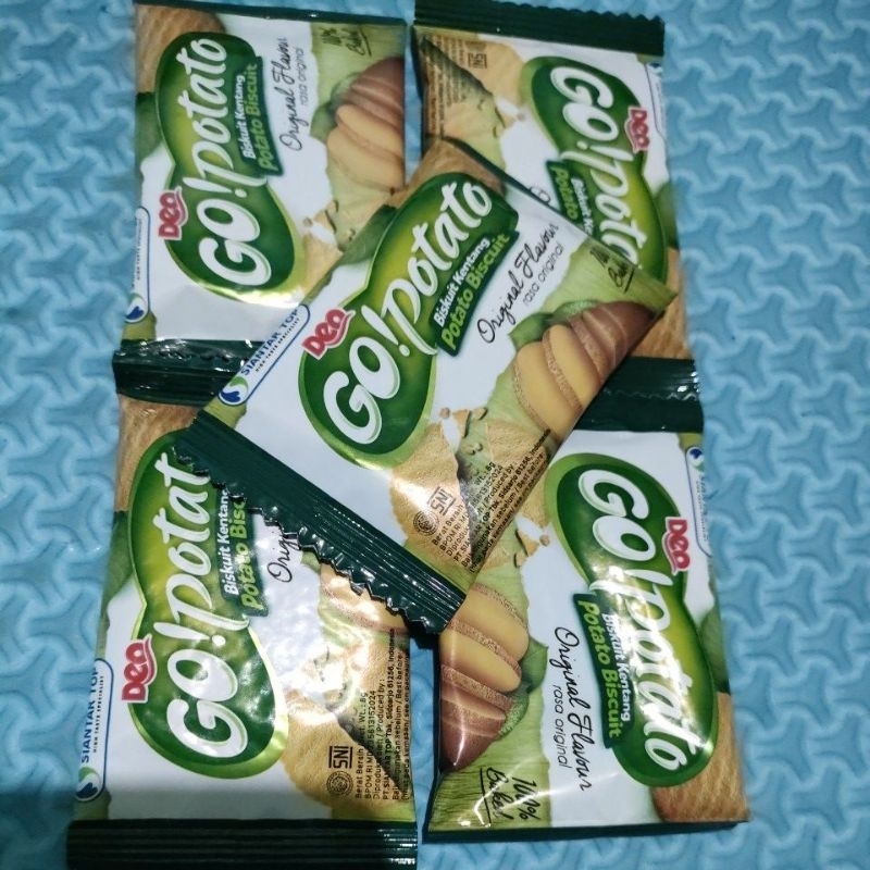 

Snack biskuit go potato 10g isi 20bungkus