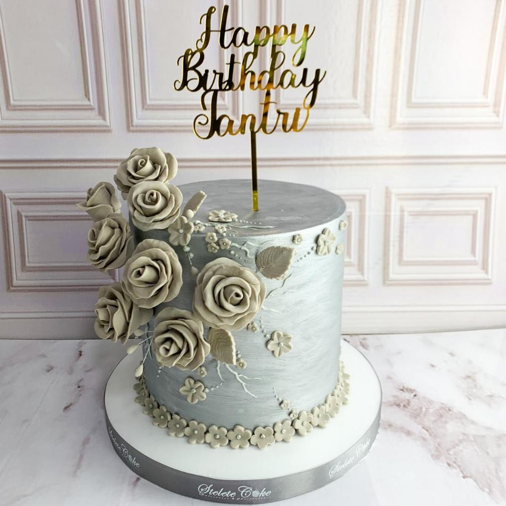 

Kue Ulang Tahun/Birthday Cake/Kue Ultah Tema Flower/Kue Bunga Abu-Abu/Kue Birthday Jakarta