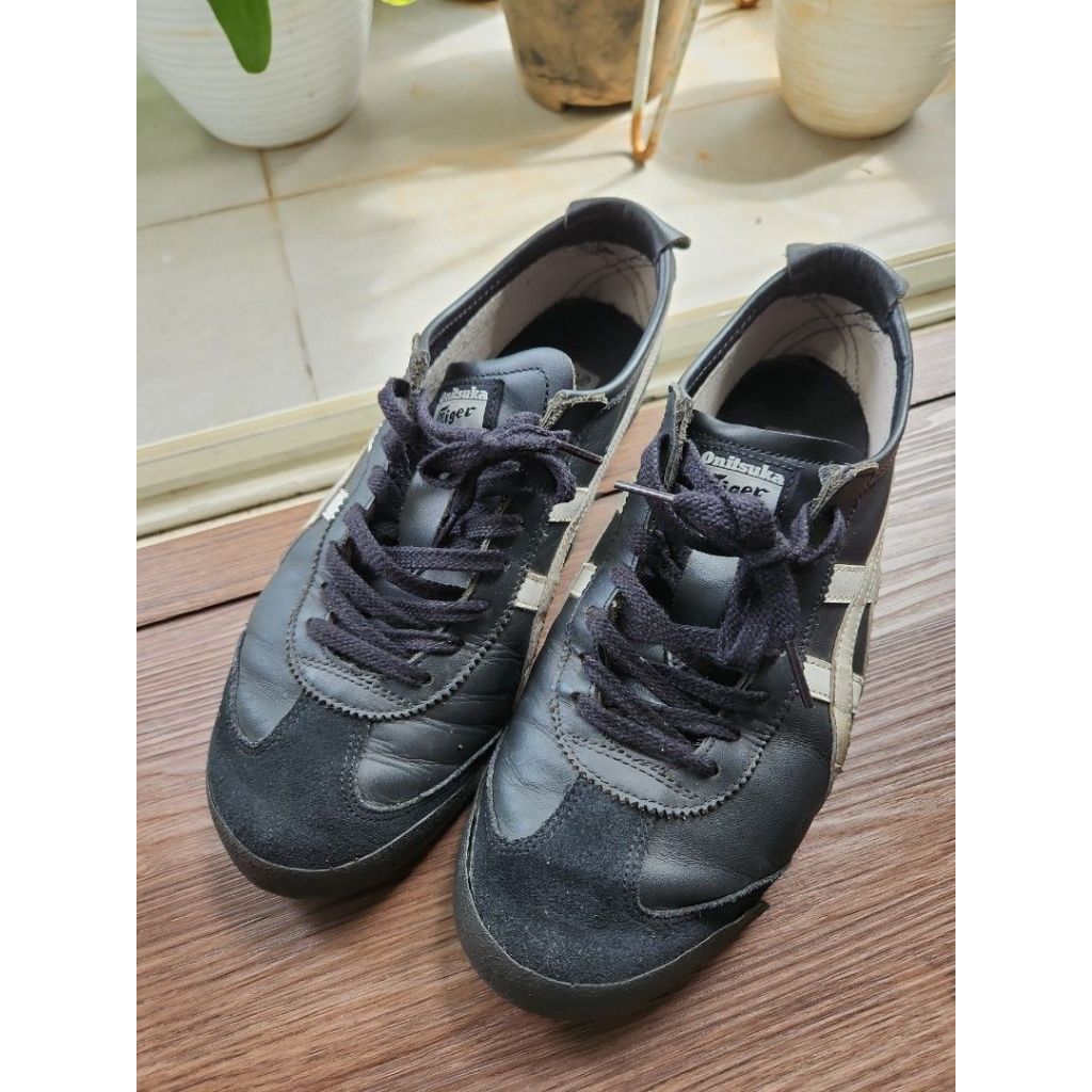 Onitsuka Tiger Black & White