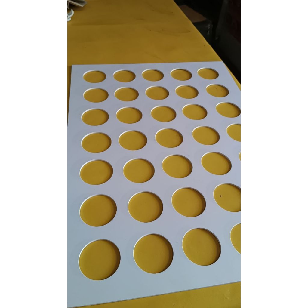 

Lembaran akrilik full lubang 2mm