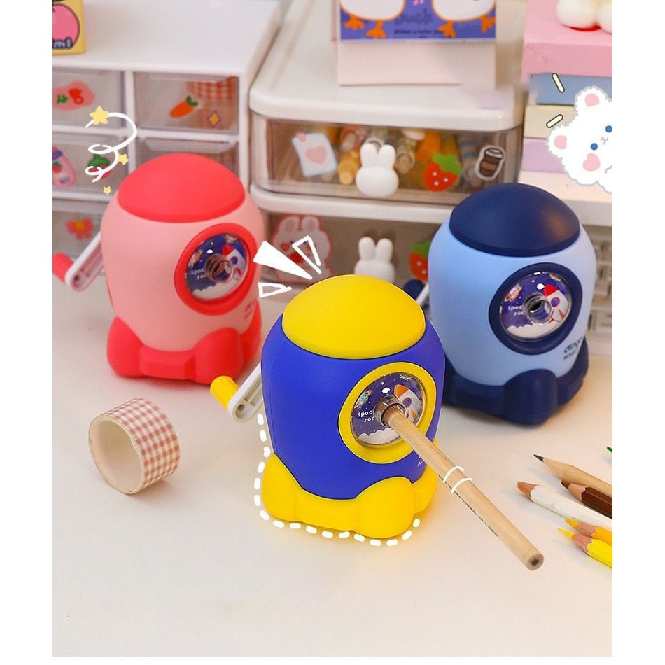 

#DS193 SERUTAN PENSIL MEJA PREMIUM KARAKTER ROKET FREE 2LEMBAR STICKER CAPYBARA PERAUT MEJA PUTAR ASTRONOUT SHARPENER MODEL SPACE JET KUALITAS IMPORT