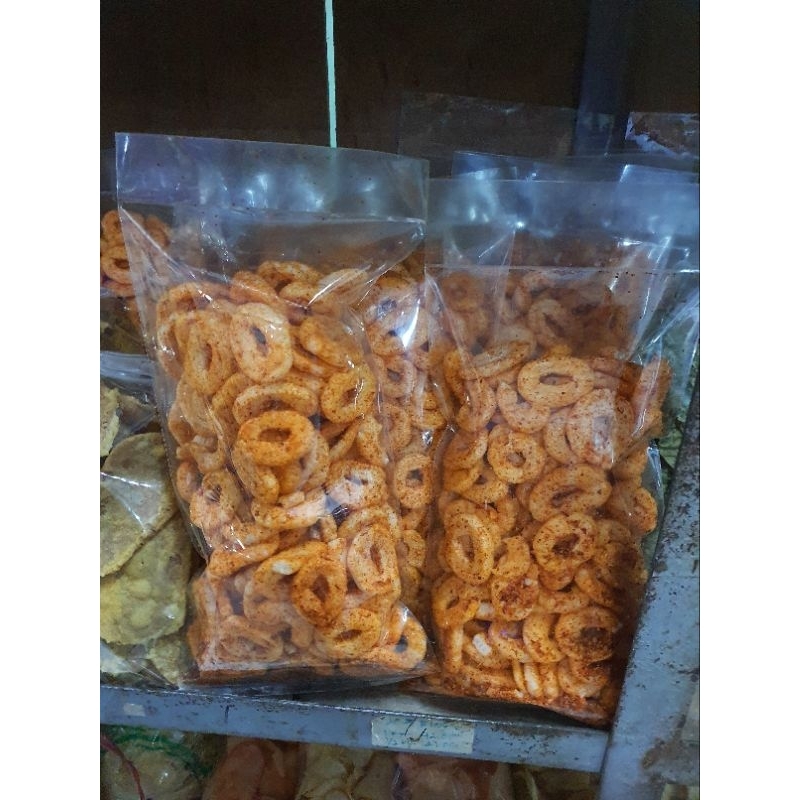 

kerupuk cicin pedas gurihh gurih makanan tradisional lezat