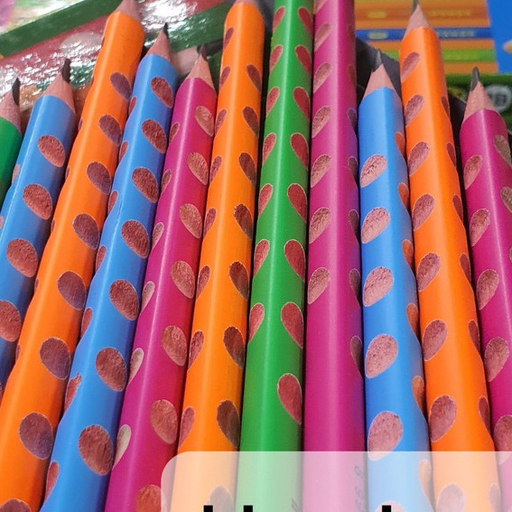 

KF7 12 PC PENSIL 2B KK ANAK TK PAUD SEGITA TRIANGULAR