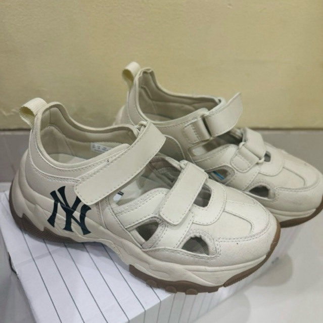 SEPATU MLB ORIGINAL