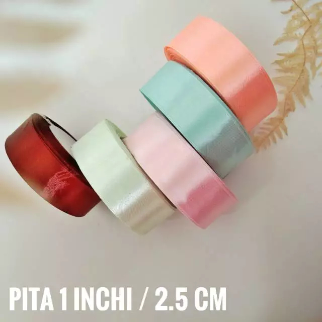 

pita satin 2.5cm 1 inchi hiasan box hampers dan paperbox kue lebaran pita kado