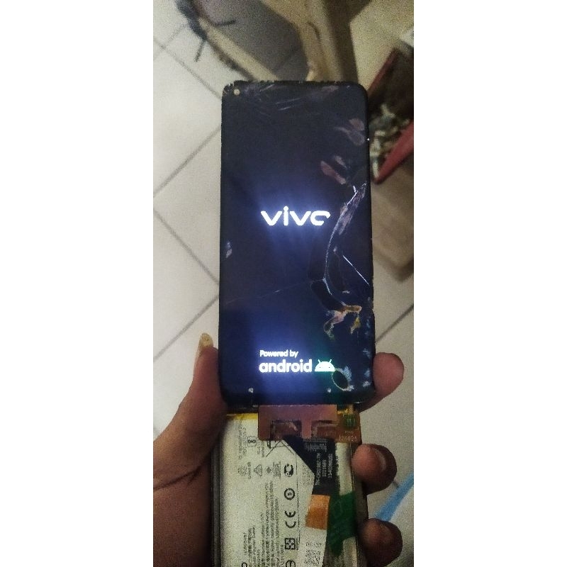 Lcd Vivo y50  Sentuh Normal Ada Noda & Retak Untuk Tes mEsin