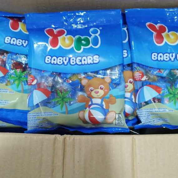 

YUPI BEARS HANGING