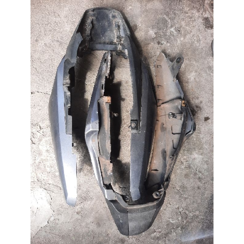 body belakang megapro mono ori