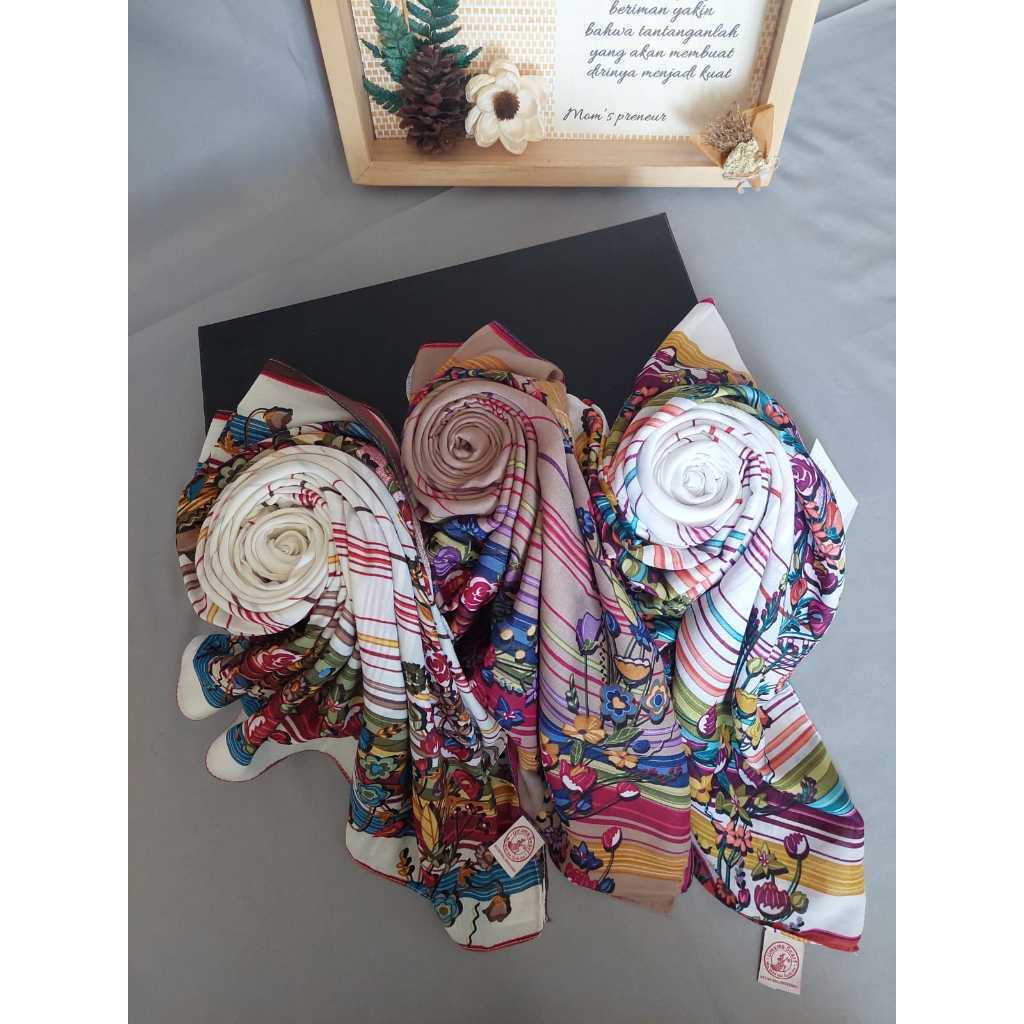 HIJAB SEGIEMPAT UMAMA SQUARE BURSA MOTIF 11 UKURAN 110X110CM / UMAMA SCARF JILBAB SEGI EMPAT VOAL PR