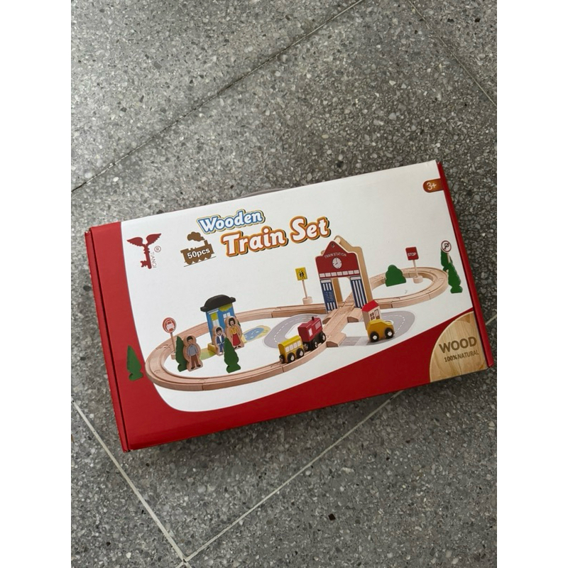 WOODEN TRAIN SET PRELOVED