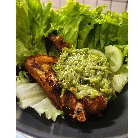 

Ayam ungkep Lengkoas sambel ijo