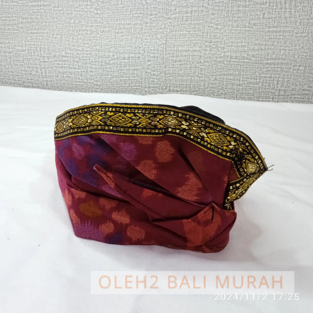 Udeng Endek Bali-Pakaian Pria Khas Bali-Sembahyang dan Upacara Agama/Adat