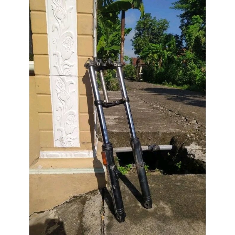 SHOCKBREAKER DEPAN GL PRO GL MAX ORIGINAL SHOWA SET T