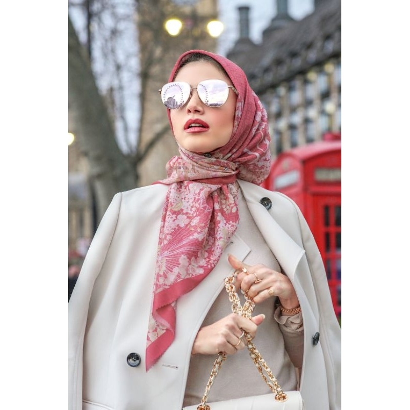 Buttonscarves British Phone Box