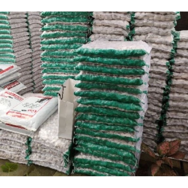 Batu Hias Putih Tanaman 1 karung / Batu Panca Warna 1 karung Khiusus instan