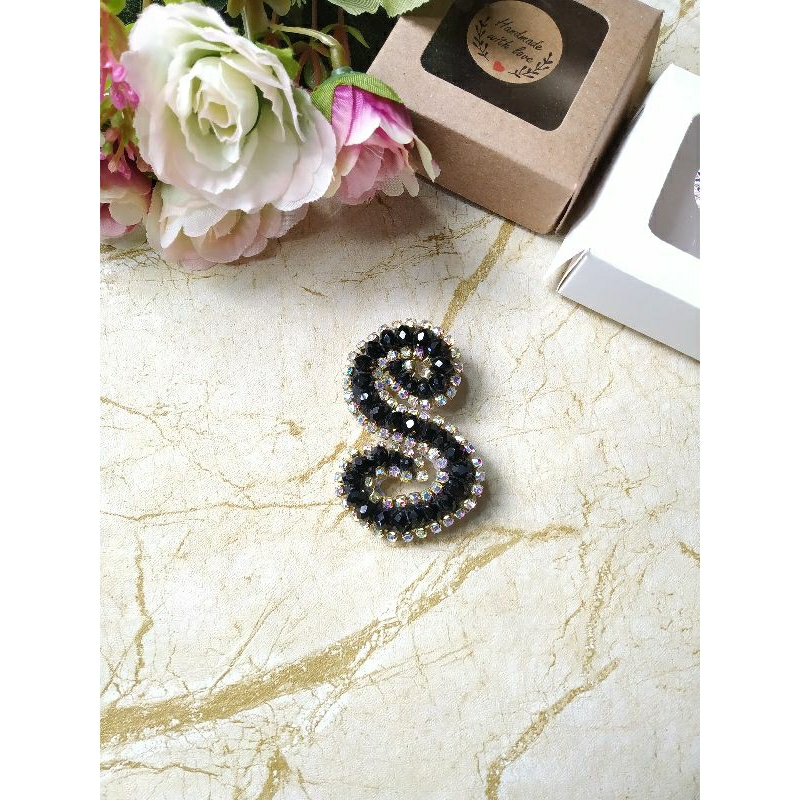 BROS HURUF KRISTAL HITAM HANDMADE