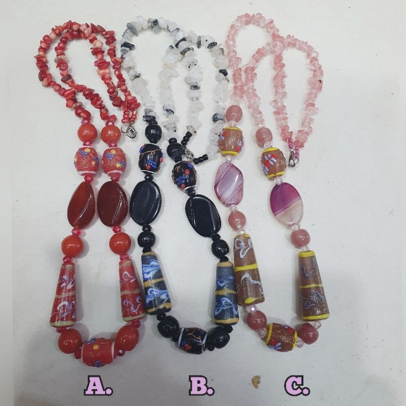 Kalung kalimantan kerikil batu dan manik dayak