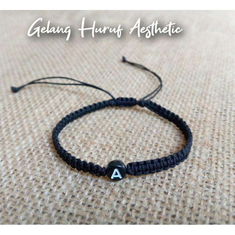 Gelang Huruf Aesthetic