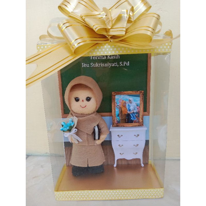 Kado Guru Kemasan Mika Boneka Profesi Guru Sekolah PNS Hari Guru wanita pria