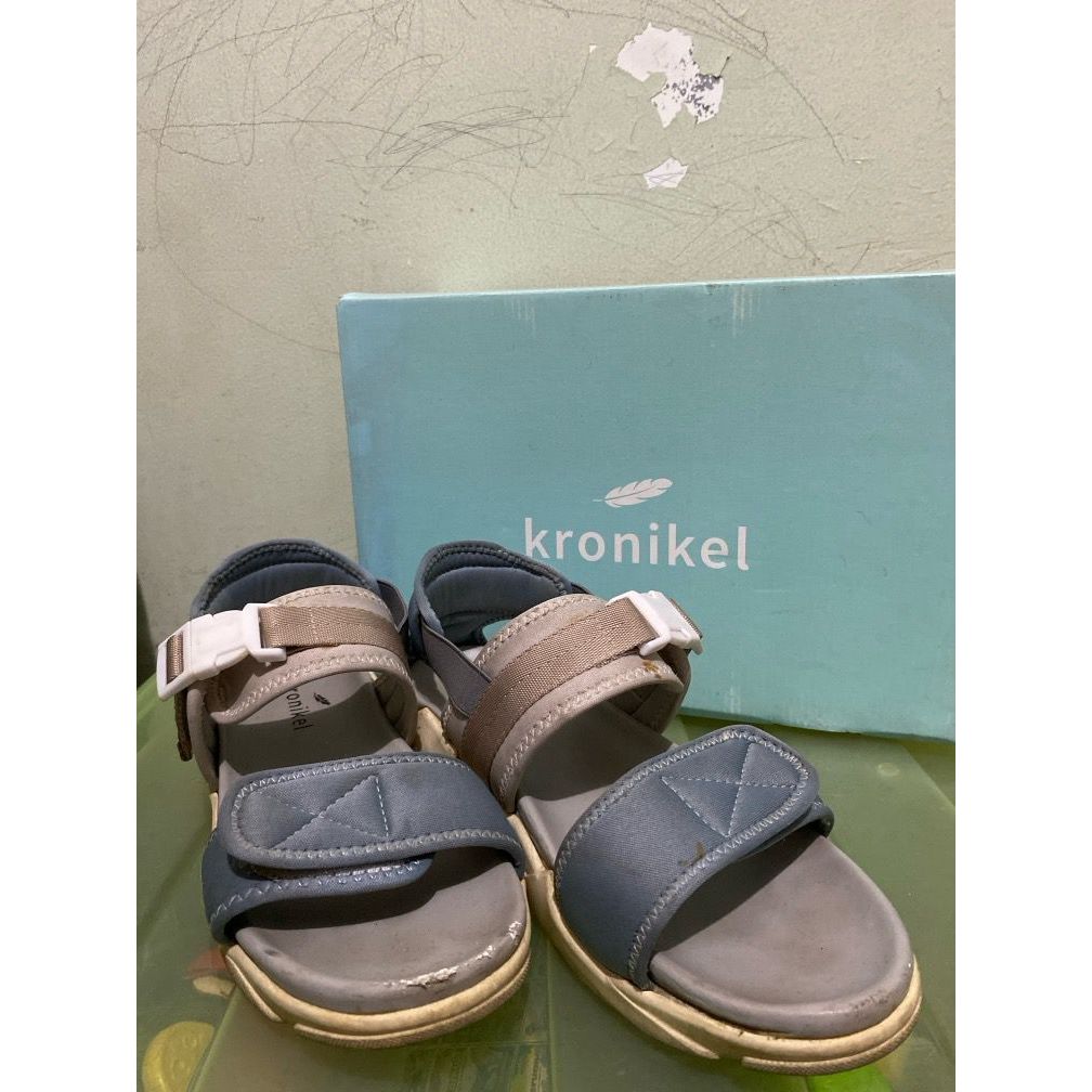 preloved Sepatu sendal kronikel