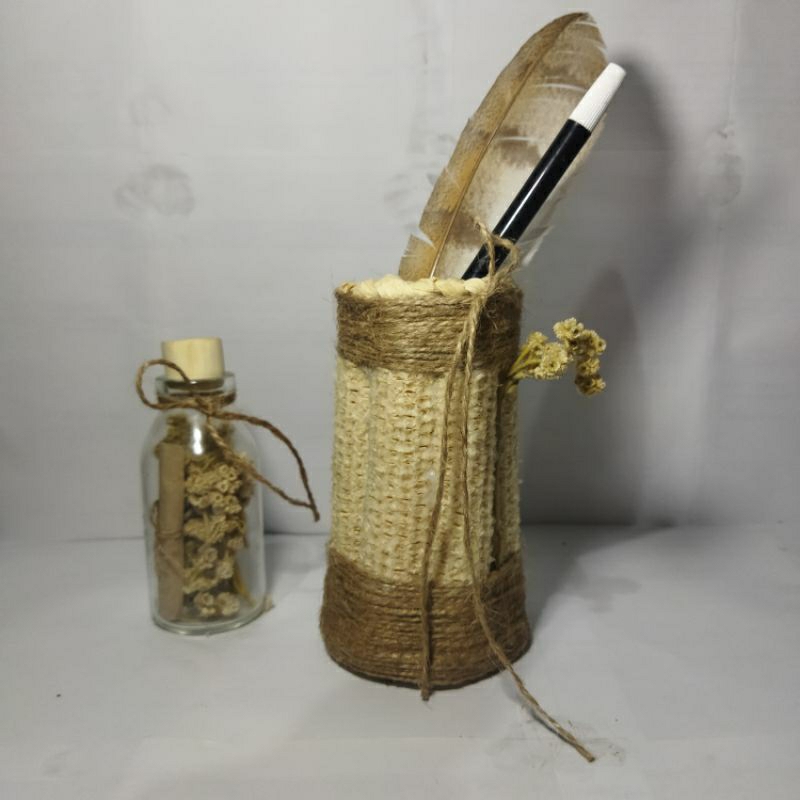 

Tempat bolpoin aesthetic / vas bunga aesthetic janggel jagung & tali rami handmade original.