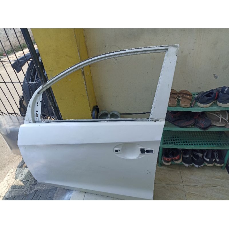 pintu depan mobil honda Brio
