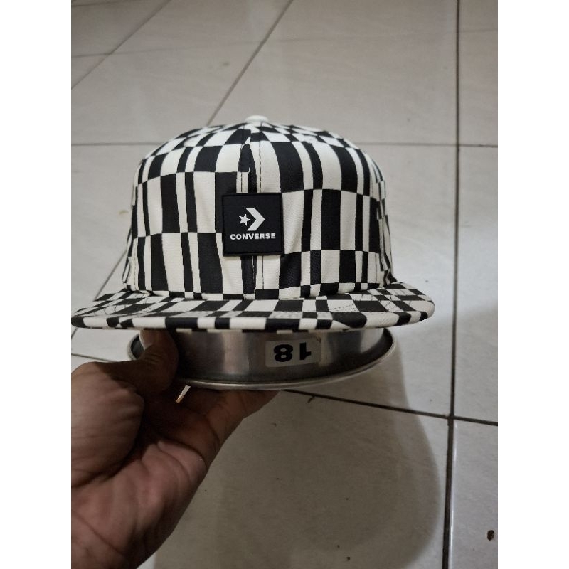 Topi Original Converse motif catur