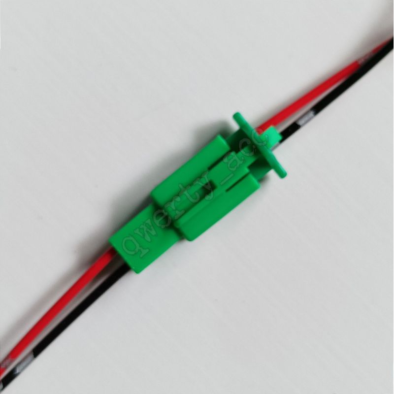 1 Pasang Soket 2 Pin Kecil 2.8 Warna HIJAU + Kabel Bintik