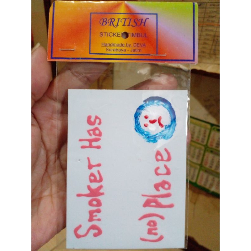 

British Sticker Timbul : Smoker Has (no) Place