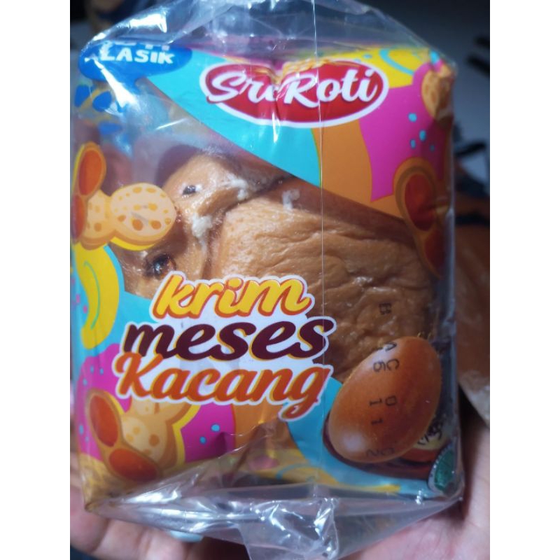 

Roti Klasik Sri Roti Rasa Meses Kacang dan krim meses 1pack isi 5 ps