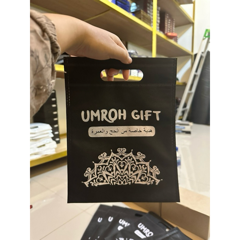 

tas oleh oleh umroh/tas hampers umroh/tas bingkisan oleh oleh umroh termurah