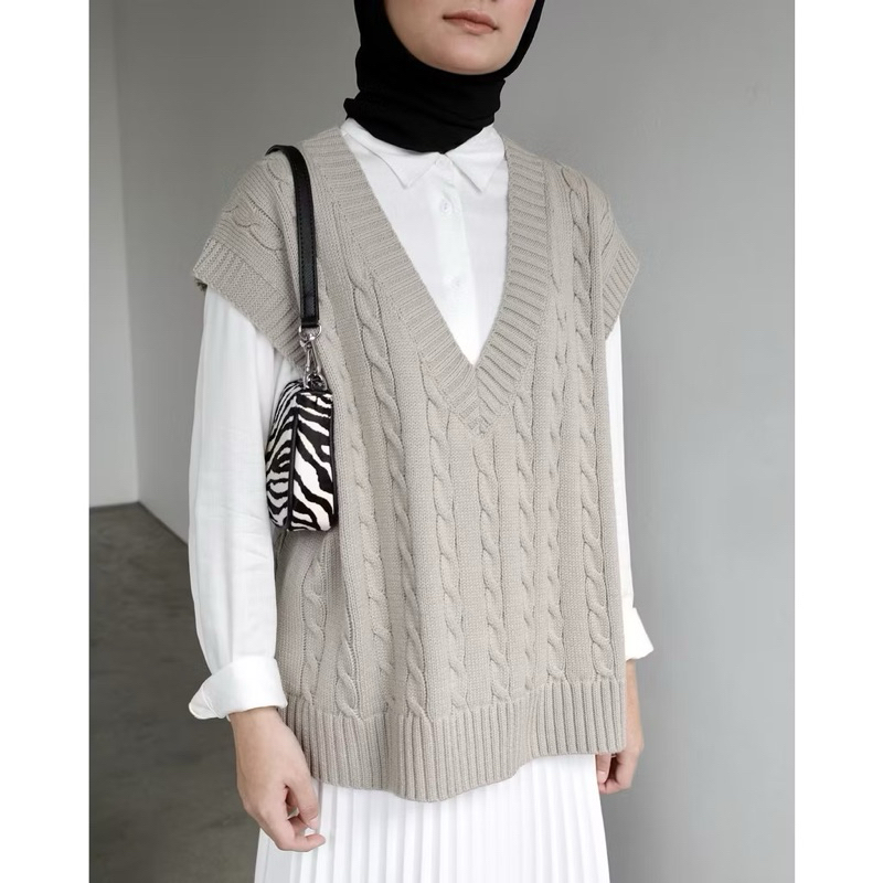 Saba Modest Cable Knit Vest Sand