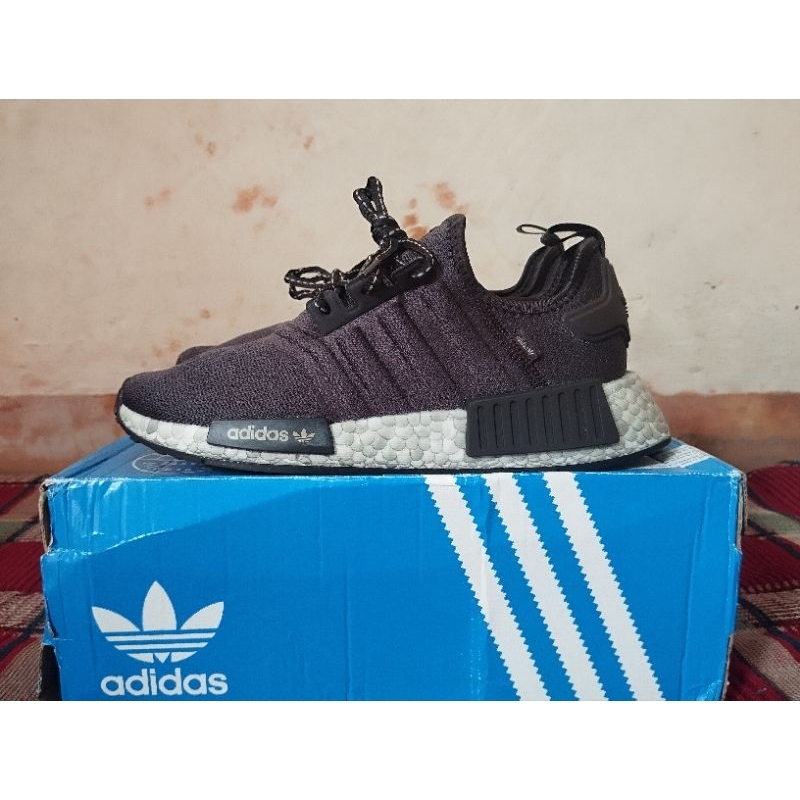 sepatu original NMD R1 W