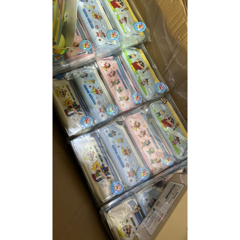 

kotak pensil / tempat pensil sinchan set isi 4