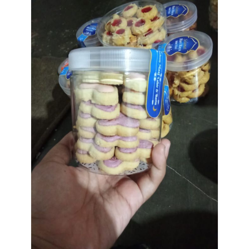 

kuelebaran,kuekering,kuenastar,kuekacang,kue1bokisi3toples,isirandom