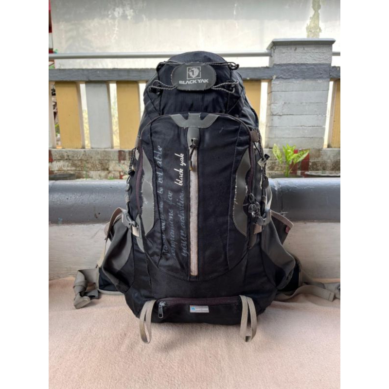 ransel tas carrier blackyak 38L hitam outdoor pria wanita muat leptop untuk kerja sekolah olahraga h