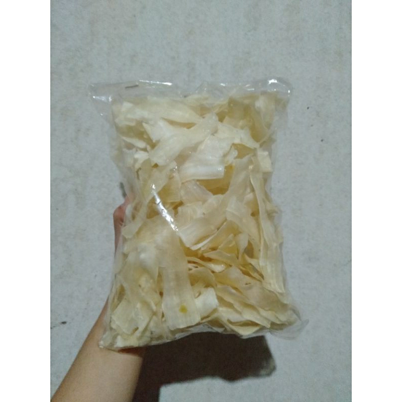 

Manggleng Krupuk Krecek Singkong Mentah Makanan Ringan Cemilan Renyah Gurih Rasa Bawang Siap Goreng 350 gram